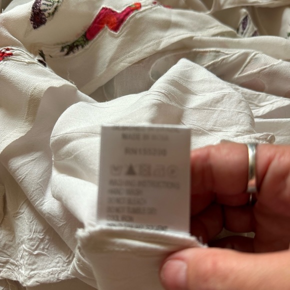 Farm Rio by Anthropologie White Embroidered Floral Maxi Dress. Size 4 - Picture 15 of 15